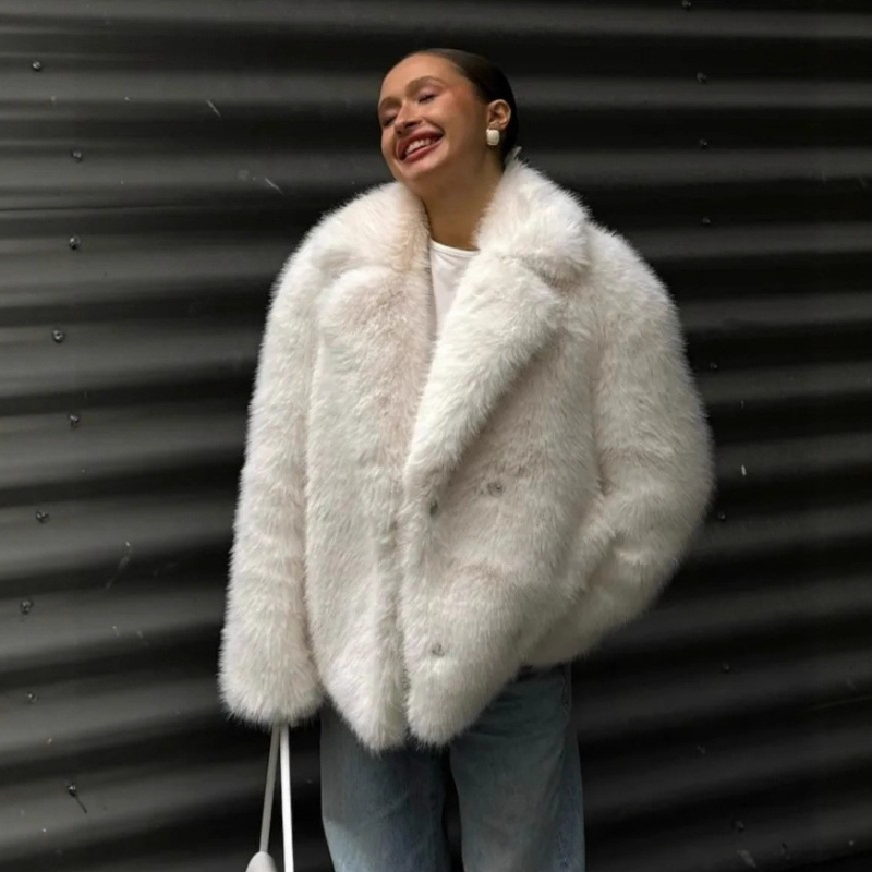 Παλτό από συνθετική γούνα – μακρύ μανίκι, γιακά τύπου σακάκι, κανονικό μήκος 50–65 εκ., για γυναίκες