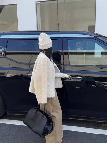 Női prémes kabát, teljes gyapjú anyag, raglán ujjak, kerek nyak, téli 2024 (Shengyi)