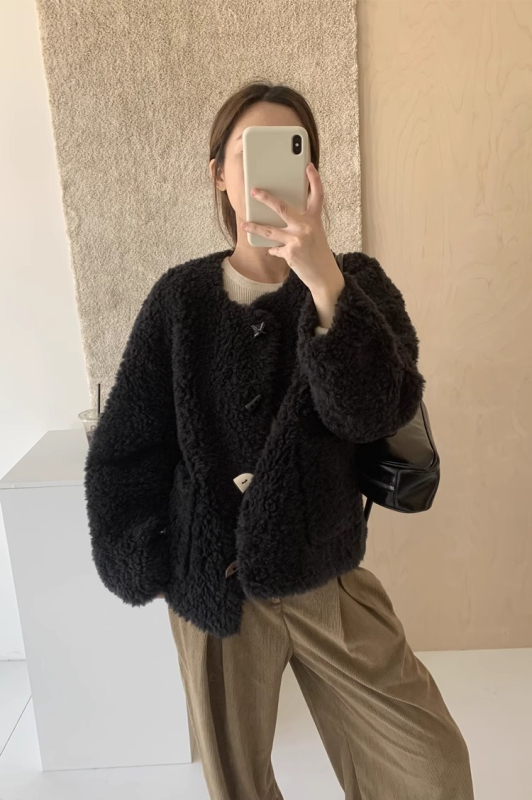 Női prémes kabát, teljes gyapjú anyag, raglán ujjak, kerek nyak, téli 2024 (Shengyi)