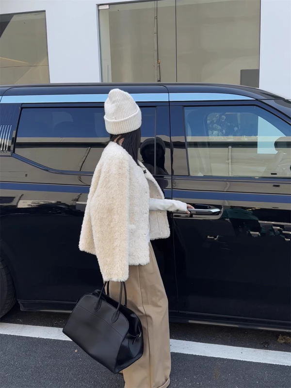 Női prémes kabát, teljes gyapjú anyag, raglán ujjak, kerek nyak, téli 2024 (Shengyi)