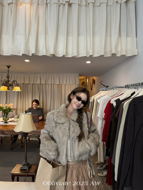 Nyúl szőrmés külső ruházat gradient szőrszál csúcsokkal, kétszínű gallér, hosszú ujjú, 2025-ös téli szezon