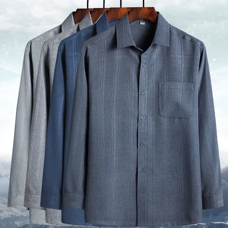 Férfiak számára lazán szabott hosszú ujjú poliészter ing, négyzetes nyakkal és zsebbel