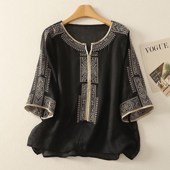 Blúz Tencel-kender anyagból, laza fazon, középméretű ujjak, kerek nyakú, standard hossz 50–65 cm