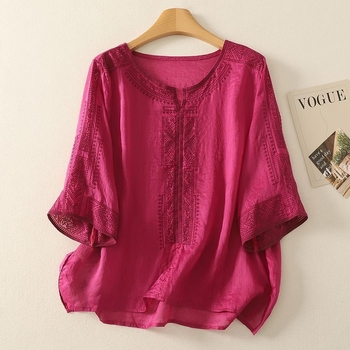 Blúz Tencel-kender anyagból, laza fazon, középméretű ujjak, kerek nyakú, standard hossz 50–65 cm