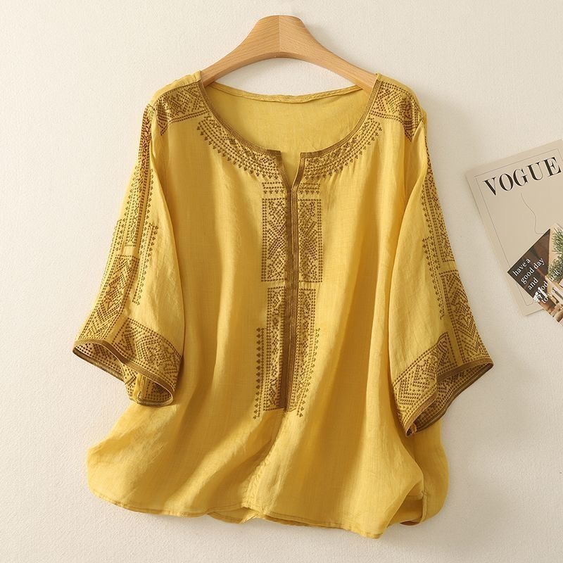 Blúz Tencel-kender anyagból, laza fazon, középméretű ujjak, kerek nyakú, standard hossz 50–65 cm