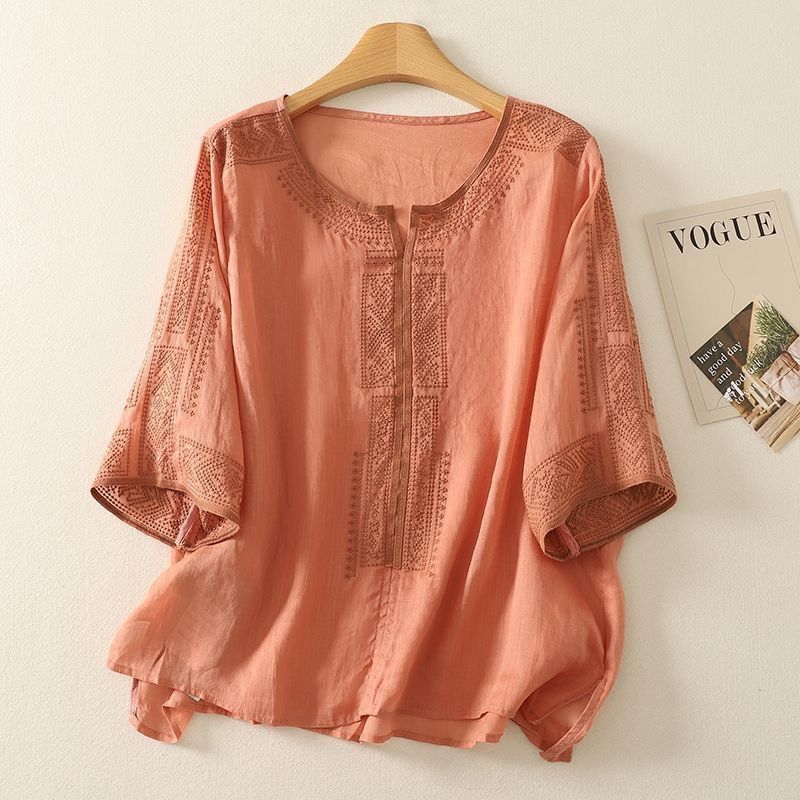 Blúz Tencel-kender anyagból, laza fazon, középméretű ujjak, kerek nyakú, standard hossz 50–65 cm