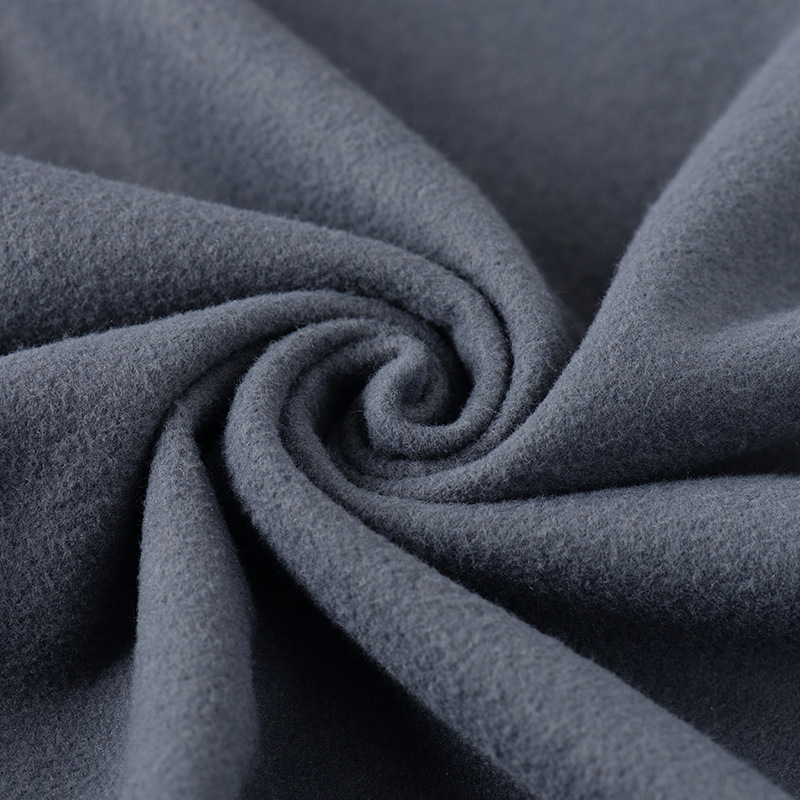 Téli meleg férfiing fleece-betéttel, kockás mintával, hosszú ujjú, négyszögletes gallérral (100% acetát rost; vastagság: plüss velúr)