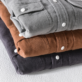 Férfi corduroy pamut hosszú ujjúing, laza szabás, galléros, egyszínű, zseb részletekkel, 100% pamut, tavasz-ősz