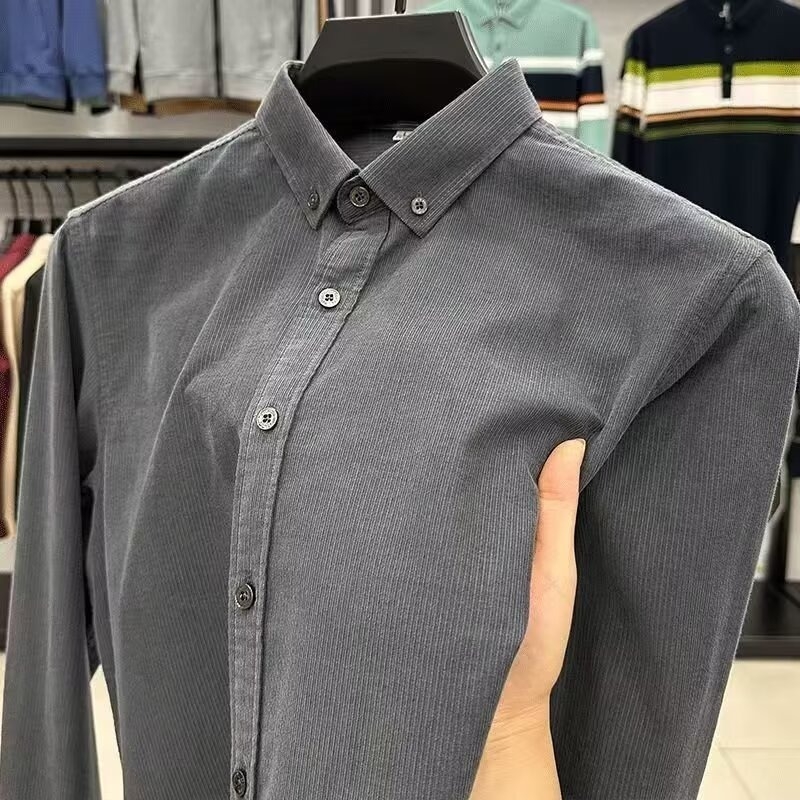 Muška corduroy košulja s dugim rukavima, jednofarban stil, izšivani detalji, lagani slojeviti komad