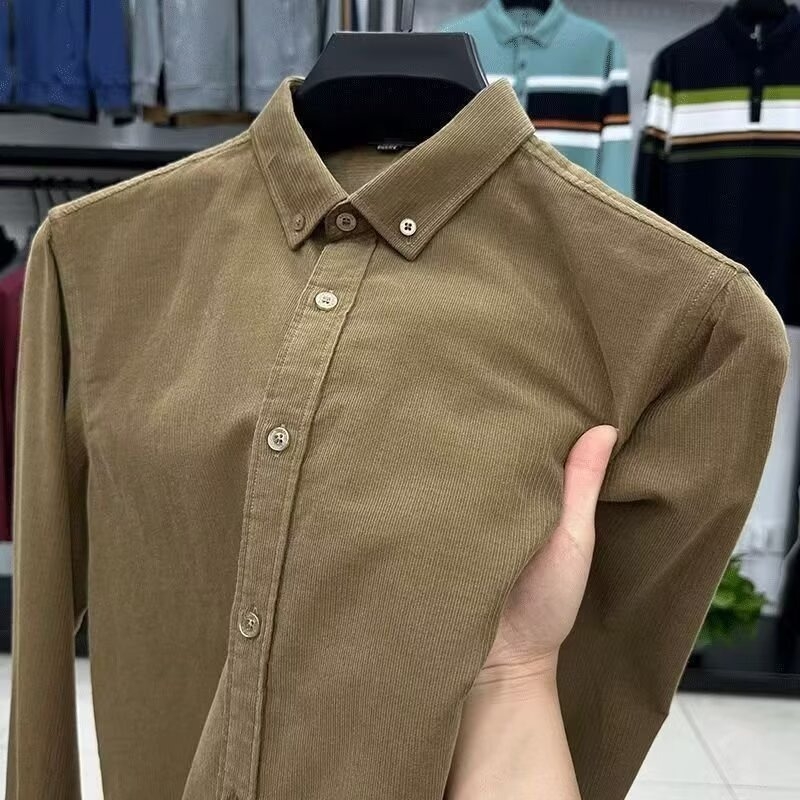 Muška corduroy košulja s dugim rukavima, jednofarban stil, izšivani detalji, lagani slojeviti komad