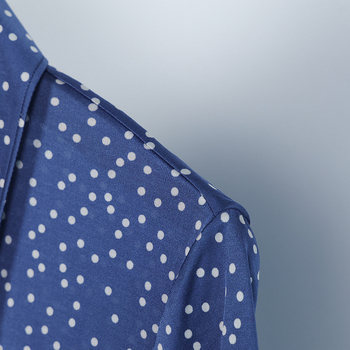 Mulberry Silk felső laza szabású gallérral, rövid ujjú, geometriai mintázat, nyár 2025