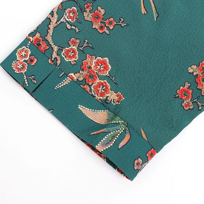 Cămașă satin cu fir parfumat cloud, model 3D, guler polo, fără mâneci.