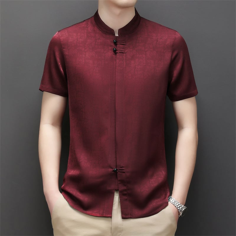 Muška ljetna košulja s kratkim rukavima i stojećim ovratnikom, ležeran kroj, jacquard uzorak, poliester vlaknasta smjesa, prozračna i odvodi vlagu