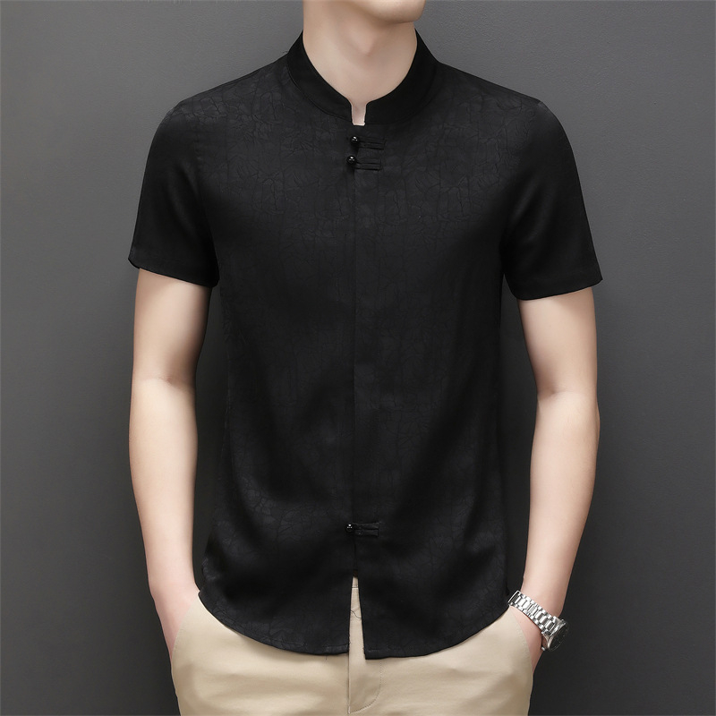 Muška ljetna košulja s kratkim rukavima i stojećim ovratnikom, ležeran kroj, jacquard uzorak, poliester vlaknasta smjesa, prozračna i odvodi vlagu