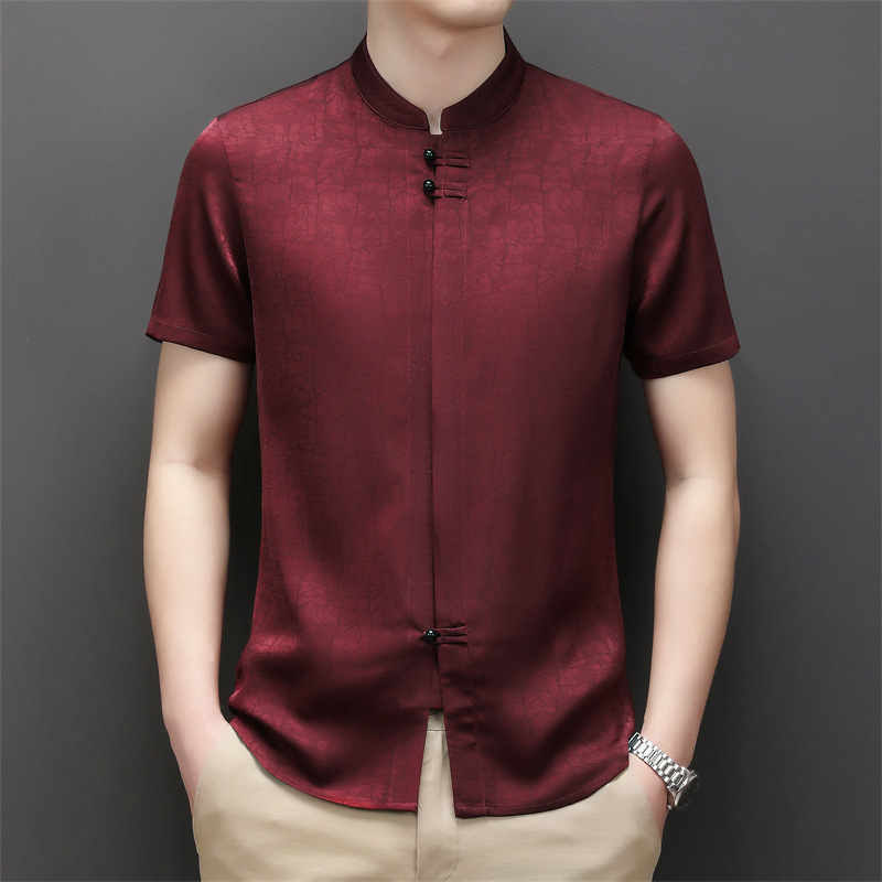 Muška ljetna košulja s kratkim rukavima i stojećim ovratnikom, ležeran kroj, jacquard uzorak, poliester vlaknasta smjesa, prozračna i odvodi vlagu