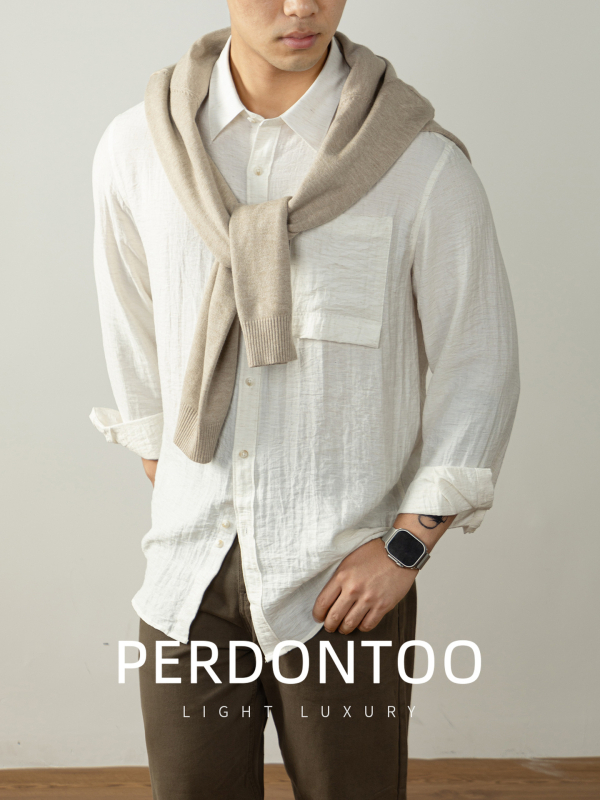 Cămașă din amestec de viscoză, nailon și in, cu textură naturală; mâneci lungi; croială mulată; guler ascusit; uni; buzunar decorativ (67% viscoză, 21% nailon, 12% in)