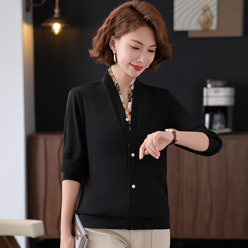 Πουκάμισο από πολυεστέρα, V-ντεκολτέ, μακριά μανίκια, φαρδιά γραμμή, φθινόπωρο 2025