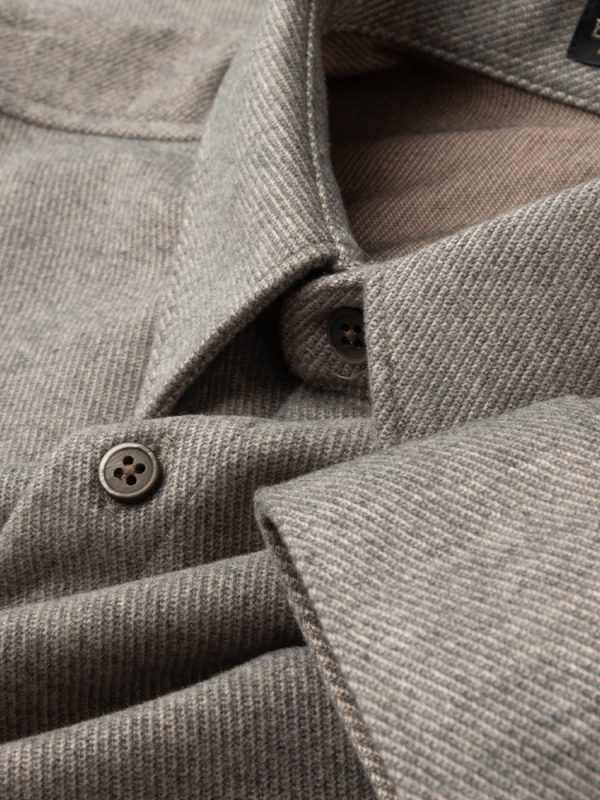 Muška slim-fit košulja od poliestera, bez glačanja, duge rukave, šiljasti ovratnik, proljeće 2025