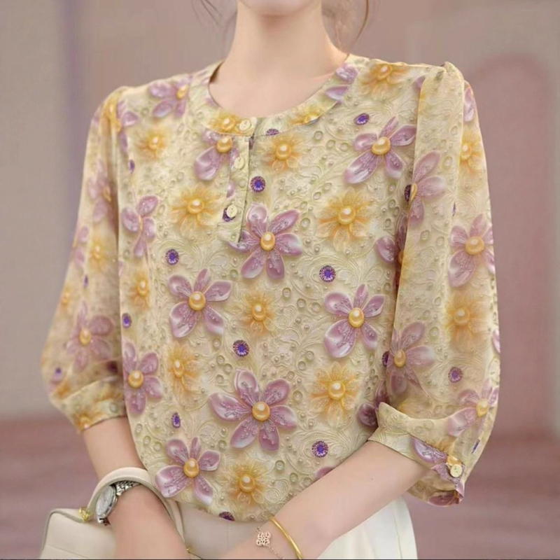 Ženska šifon bluza u zlatnoj boji, lagani luksuz, ljetni top, mršav i elegantan izgled