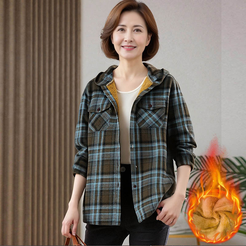 Košula s kapuljom u karirano patchwork casual stil, slobodan kroj, poliester 50–70% sadržaj, normalna duljina 50–65 cm