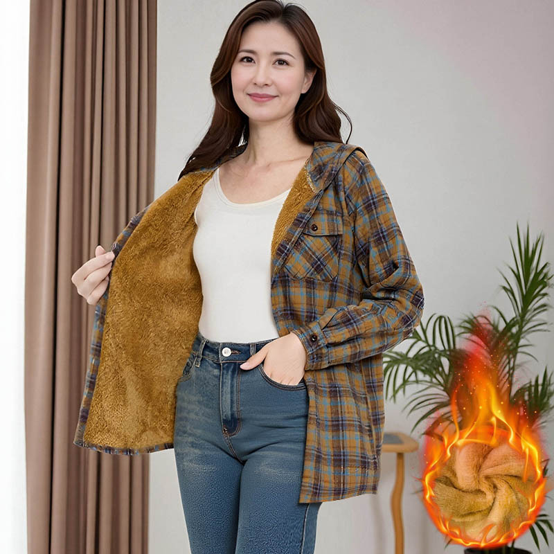 Košula s kapuljom u karirano patchwork casual stil, slobodan kroj, poliester 50–70% sadržaj, normalna duljina 50–65 cm