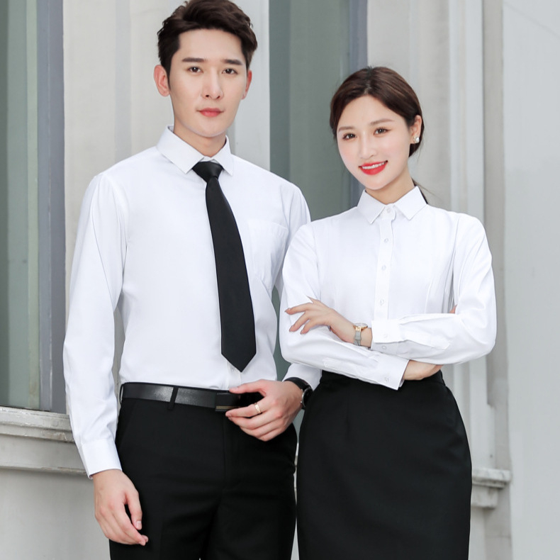 Ανδρικό πουκάμισο από μίγμα βαμβακιού-πολυεστέρα, μακρύ μανίκι, στενή γραμμή, γιακάς τύπου λαπέλ