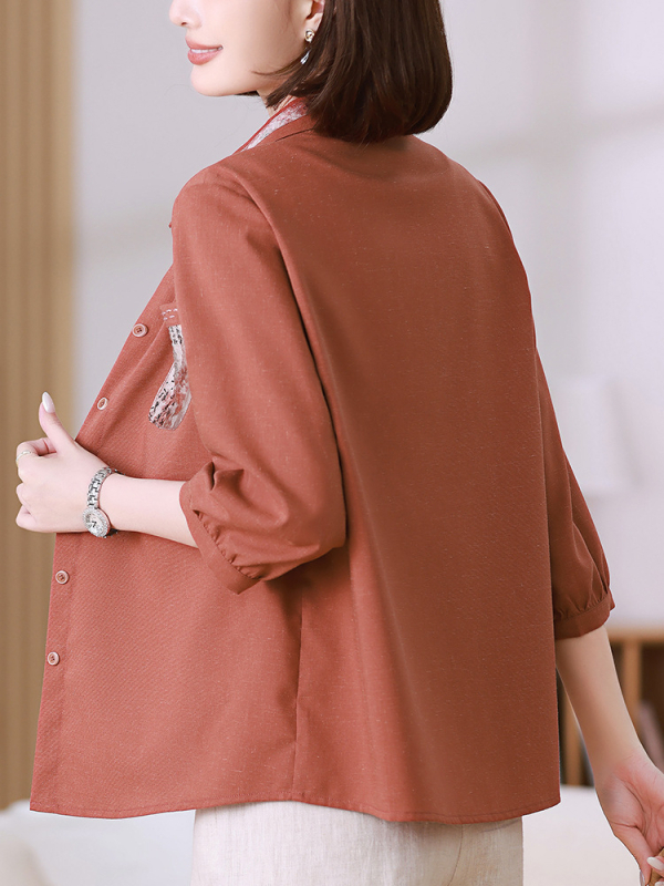 Женска риза от полиестер 80–90% и коноп (<30%), свободна кройка, ръкав 7/8, яка с ревера, дължина 50–65 см