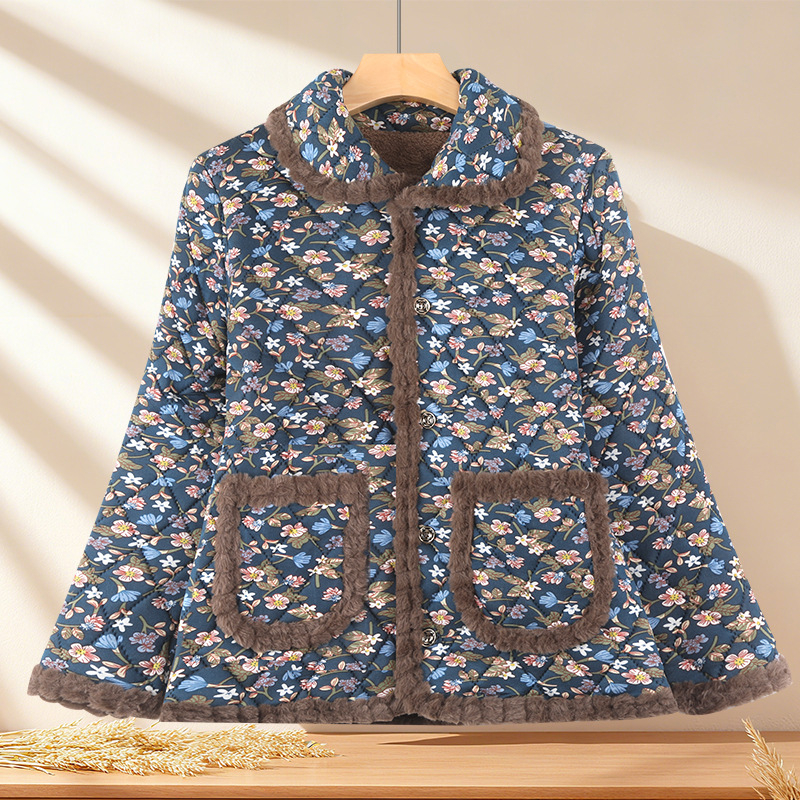 Moteriška medvilninė pūkuota striukė su fleece pamušalu, polo apykaklė, trys mygtukai, geometrijos raštas, žiema 2025