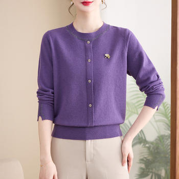 Női könnyű kötött felső kerek nyakkal, hosszú ujjú, semleges stílus, szabványos szabás, egyszínű minta, poliészter 50–70% és nylon ≤30%, hossz 50–65 cm