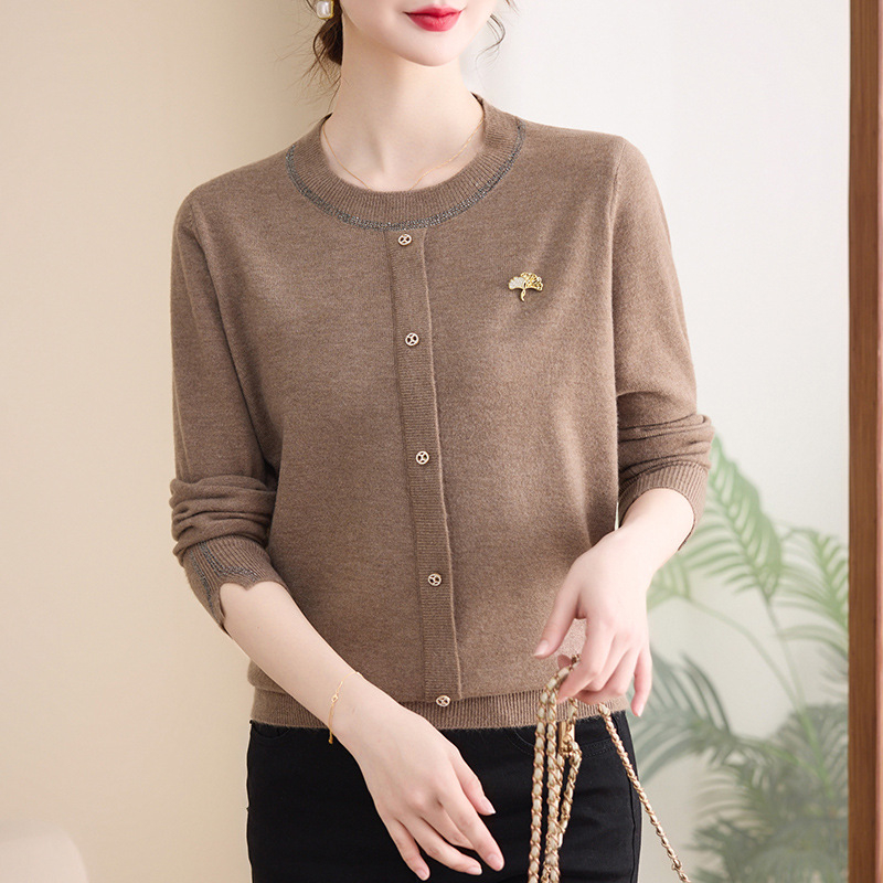 Női könnyű kötött felső kerek nyakkal, hosszú ujjú, semleges stílus, szabványos szabás, egyszínű minta, poliészter 50–70% és nylon ≤30%, hossz 50–65 cm