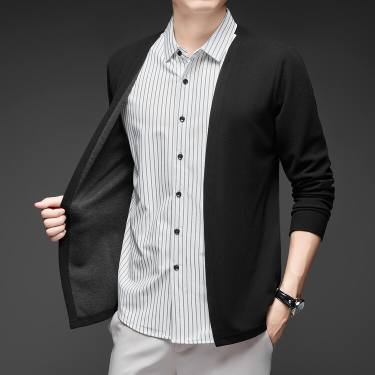 Cardigan tricotat cu guler rever, croială lejeră, mâneci lungi (Poliester 96,8% + Spandex 3,2%; respirabil; spălare la mașină; lansare toamnă 2025)