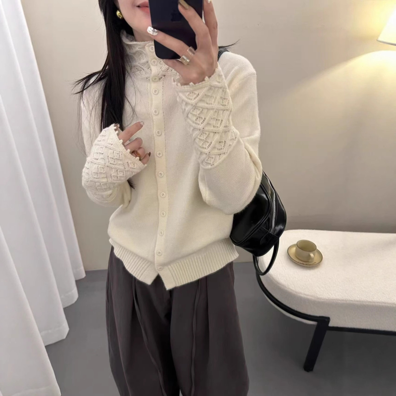 Dámsky cardigan s polovične vysokým golierom, hrubý akrylový úplet, geometrický vzor, dĺžka 50–65 cm