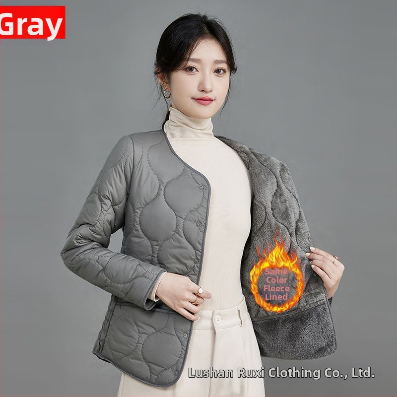 Palto damă cu umplutură poliester-bumbac, gros și cald, croială Slim-Fit, guler rotund, închidere cu nasturi pe un rând