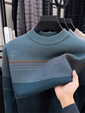 Storas vyriškas megztinis su dryžiniu mezginiu, apvali kaklo iškirptė, jacquard raštas, vilna 76–80% ir medvilnė, žiemai šilta bazinė dalis