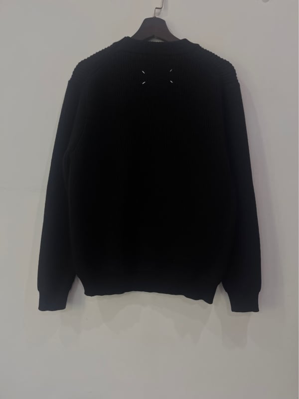 Pamučni pleteni džemper s okruglim izrezom, slobodan kroj, dugi rukavi, debeli pleteni materijal