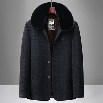 Vyriskas žieminis lauko švarkas su storu poliesterio užpildą 90%, apykaklė su reveru, vienos eilės užsegimas.