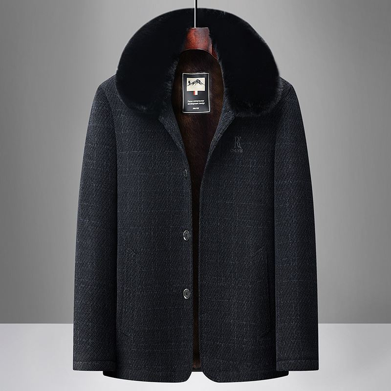 Vyriskas žieminis lauko švarkas su storu poliesterio užpildą 90%, apykaklė su reveru, vienos eilės užsegimas.