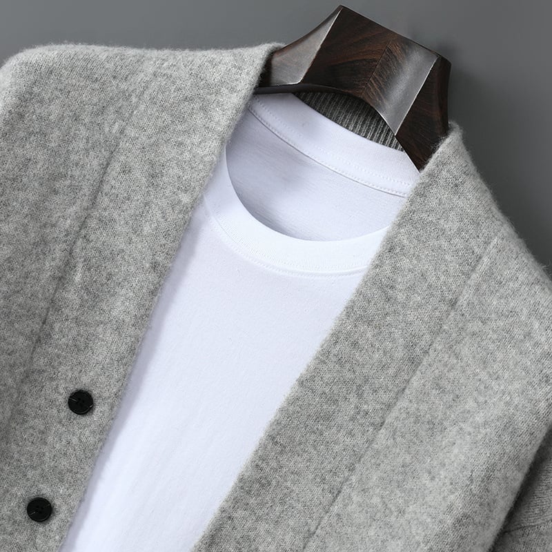 Kardiganas iš 100% vilnos, laisvas kirpimas, V kaklo, ilgomis rankovėmis