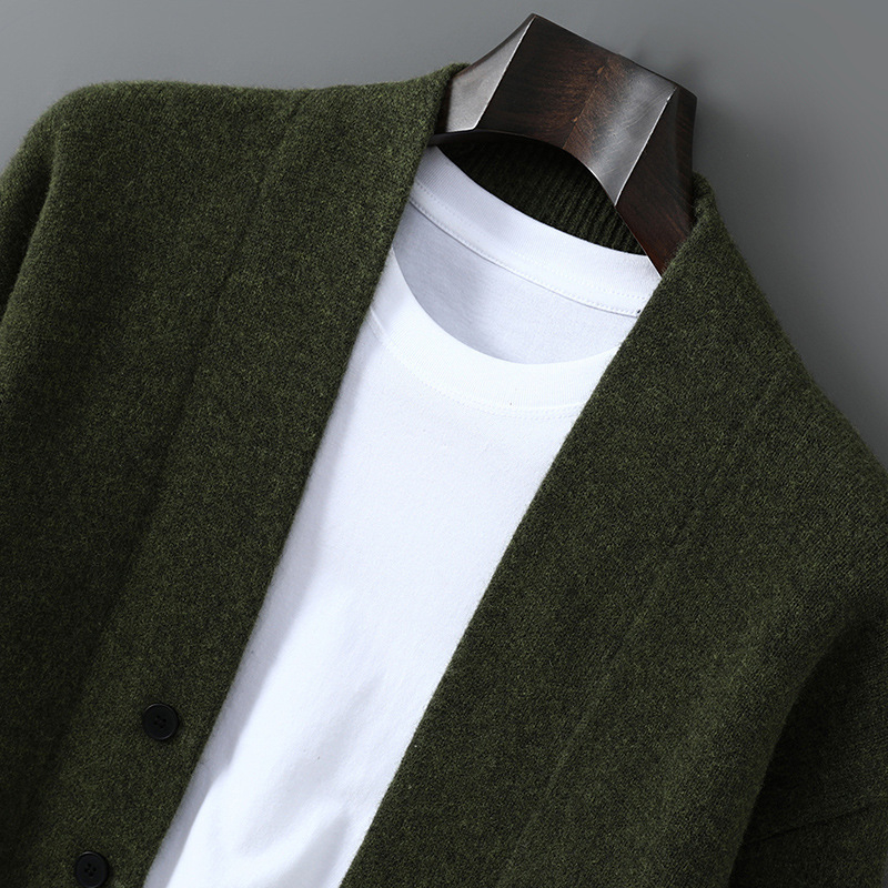 Kardiganas iš 100% vilnos, laisvas kirpimas, V kaklo, ilgomis rankovėmis