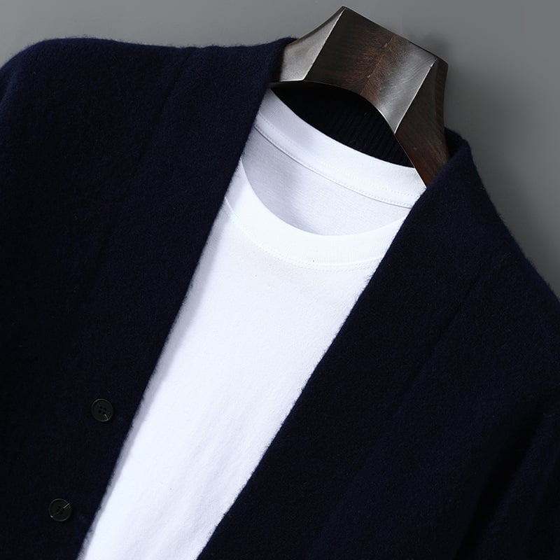 Kardiganas iš 100% vilnos, laisvas kirpimas, V kaklo, ilgomis rankovėmis