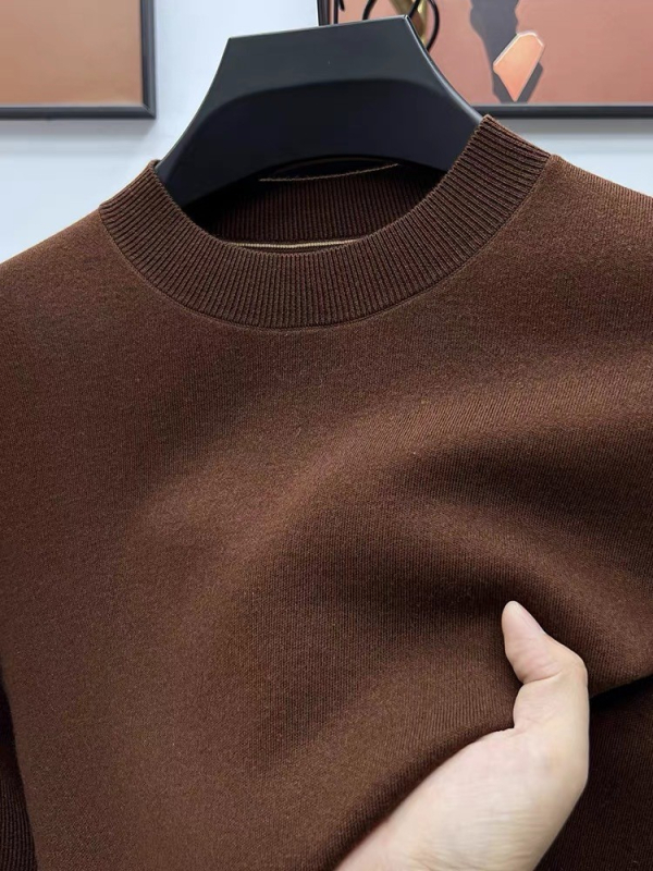 Vyrinis megztinis iš 100% vilnos, galima plauti skalbimo mašinoje, worsted vilna, pusaukštos kaklo linijos, ilgomis rankovėmis, laisvas kirpimas, riubinis apatinis kraštas