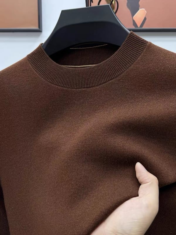 Vyrinis megztinis iš 100% vilnos, galima plauti skalbimo mašinoje, worsted vilna, pusaukštos kaklo linijos, ilgomis rankovėmis, laisvas kirpimas, riubinis apatinis kraštas