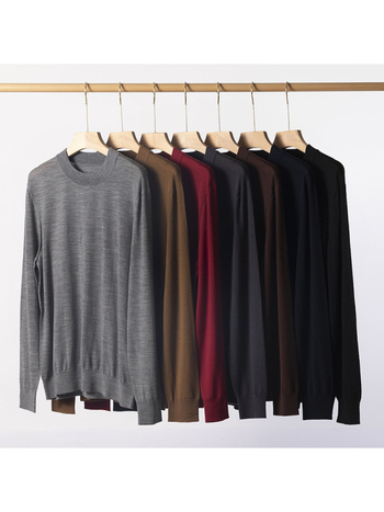 Džemperis iš 100% vilnos, apvalus kaklas, ilgos rankovės, mercerizuotas paviršius, lengvas, vientisas, ruduo 2025