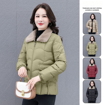 Kokvilnas pildīta jaka ar kažokādas apkakli, pogām un rāvējslēdzēju — audums Tr; PVC līdz 30%; cits audums līdz 50%; literāri retro stils