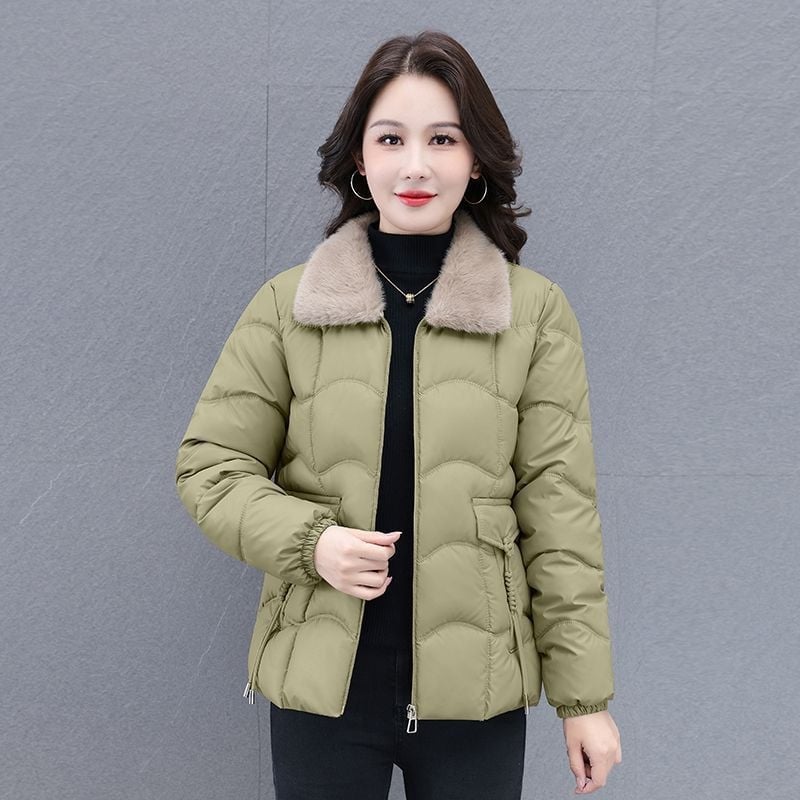 Jachetă din bumbac căptușită cu guler de blană, nasturi și fermoar — țesătură Tr; PVC până la 30%; alt material până la 50%; stil retro literar