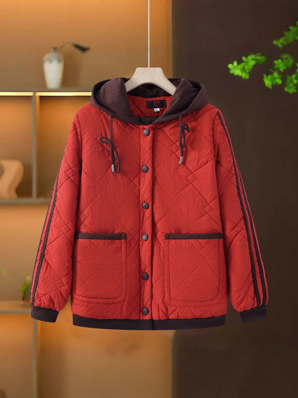 Παλτό με κουκούλα από βαμβάκι-γέμισμα, casual χειμερινό μπουφάν με φερμουάρ, μεσαίου μήκους (50-65 cm), άνετη γραμμή; εξωτερικό ύφασμα 70-80% κύριο και 30-50% δευτερεύον, γέμισμα: μίμηση μεταξιού-βαμβάκι