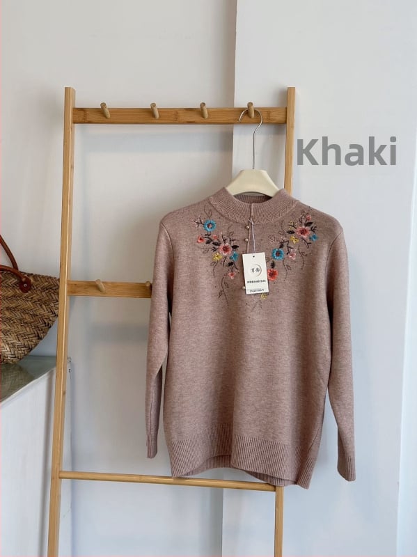 Moteriškas megztinis su siuvinėjimu, gėlių raštas, pusiau kaklo apykaklė, ilgomis rankovėmis, poliesterio-elastano audinys