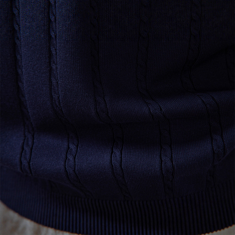 V-nyakú kötött mellény, Slim fit, Anyag: keverék kémiai rostok; viszkóz 66,7%