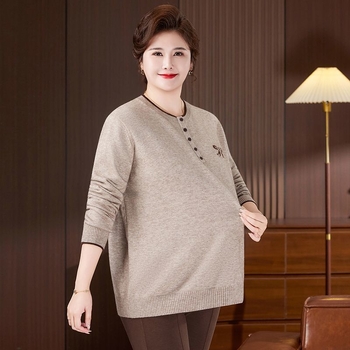 Megzta palaidinė vyresnėms moterims su apvaliu kaklu, 3/4 rankovės, laisvas kirpimas, siuvinėjimas ir sagos