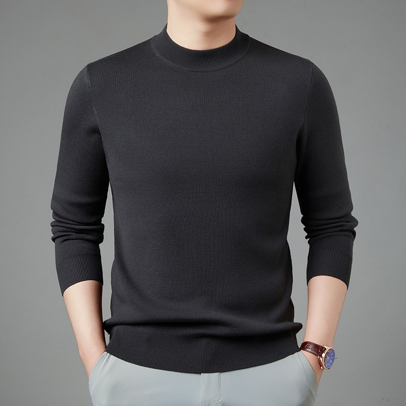 Pulover od finog vunenog materijala, 30–35% vuna, okrugli vrat, jacquard, slobodan kroj